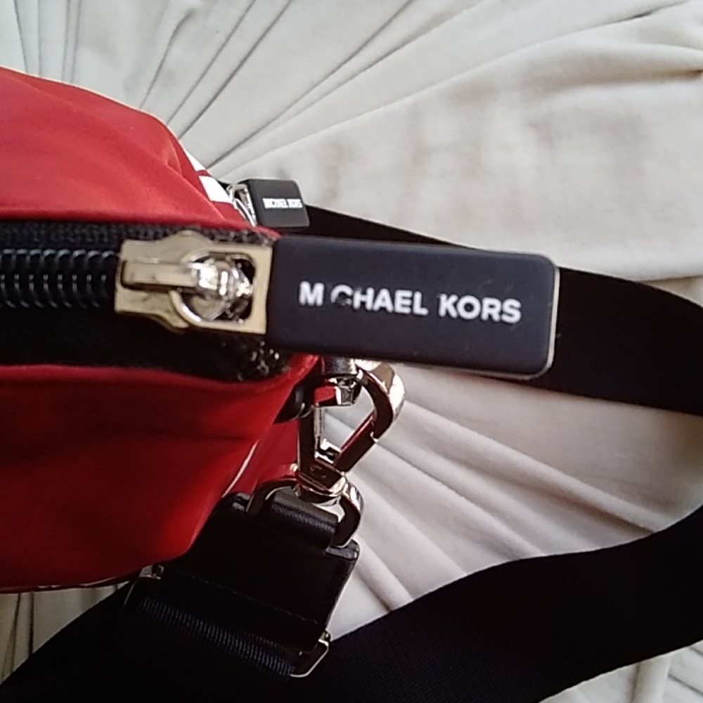 Michael Kors Red Nylon Crossbody Bag with Adjustable Strap ❤🖤 - Picture 4 of 6
